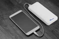 powerbank_mit_kabel_04.jpg